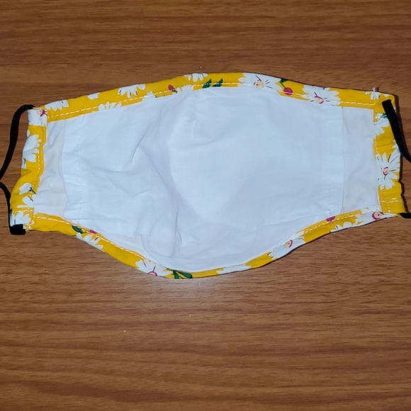 Ditsy Floral Face Mask - Picture 5 of 11